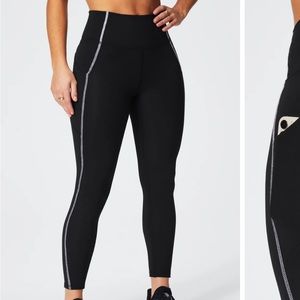Fabletics Oasis PureLuxe High-Waisted 7/8 Leggings 🖤